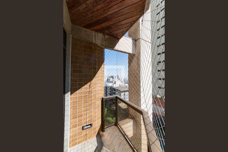 Apartamento à venda com 180m², 4 quartos e 4 vagas Apartamento à venda com 180m², 4 quartos e 4 vagasVaranda da Suíte 1