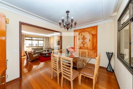 Apartamento à venda com 180m², 4 quartos e 4 vagas Apartamento à venda com 180m², 4 quartos e 4 vagasSala 2