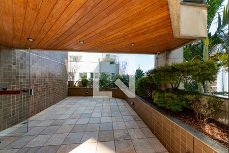 Apartamento à venda com 180m², 4 quartos e 4 vagas Apartamento à venda com 180m², 4 quartos e 4 vagasEntrada