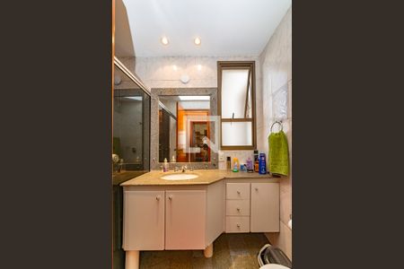 Apartamento à venda com 180m², 4 quartos e 4 vagas Apartamento à venda com 180m², 4 quartos e 4 vagasBanheiro Social