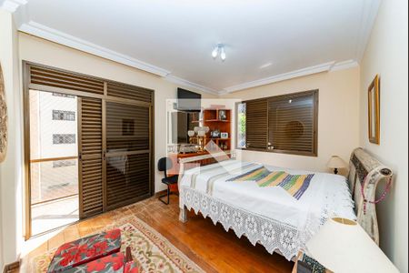 Apartamento à venda com 180m², 4 quartos e 4 vagas Apartamento à venda com 180m², 4 quartos e 4 vagasSuíte 1