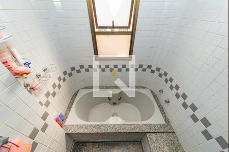 Apartamento à venda com 180m², 4 quartos e 4 vagas Apartamento à venda com 180m², 4 quartos e 4 vagasBanheiro da Suíte 1