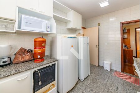 Apartamento à venda com 180m², 4 quartos e 4 vagas Apartamento à venda com 180m², 4 quartos e 4 vagasCozinha