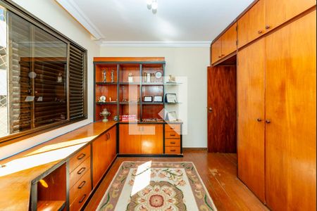 Apartamento à venda com 180m², 4 quartos e 4 vagas Apartamento à venda com 180m², 4 quartos e 4 vagasQuarto 4