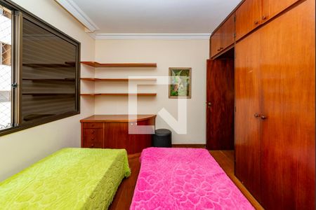 Apartamento à venda com 180m², 4 quartos e 4 vagas Apartamento à venda com 180m², 4 quartos e 4 vagasQuarto 3