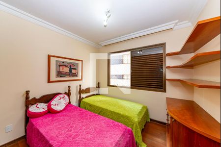 Apartamento à venda com 180m², 4 quartos e 4 vagas Apartamento à venda com 180m², 4 quartos e 4 vagasQuarto 3