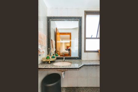 Apartamento à venda com 180m², 4 quartos e 4 vagas Apartamento à venda com 180m², 4 quartos e 4 vagasLavabo