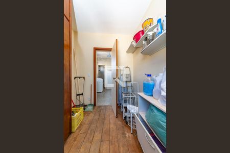 Apartamento à venda com 180m², 4 quartos e 4 vagas Apartamento à venda com 180m², 4 quartos e 4 vagasÁrea de Serviço