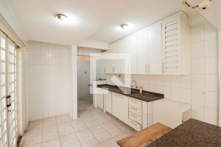 Casa à venda com 170m², 4 quartos e 2 vagasCozinha e Área de Serviço