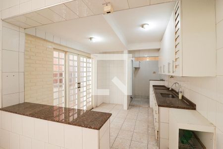 Casa à venda com 170m², 4 quartos e 2 vagasCozinha e Área de Serviço