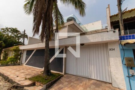 Casa à venda com 600m², 7 quartos e 4 vagasFachada