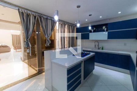 Casa à venda com 600m², 7 quartos e 4 vagasCozinha