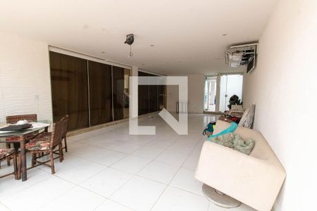 Casa à venda com 600m², 7 quartos e 4 vagasGaragem