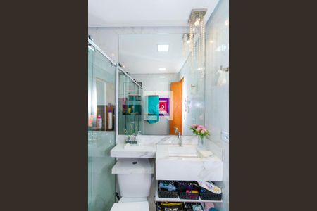 Casa à venda com 99m², 3 quartos e 2 vagasBanheiro