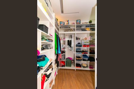 Casa à venda com 99m², 3 quartos e 2 vagasQuarto 2 - Closet