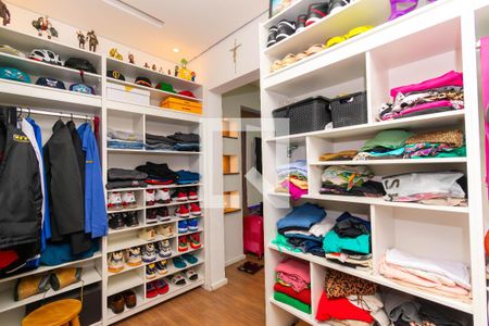 Casa à venda com 99m², 3 quartos e 2 vagasQuarto 2 - Closet