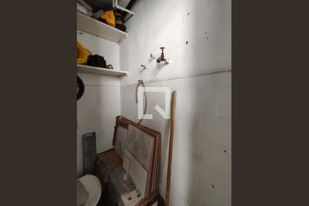 Apartamento à venda com 107m², 2 quartos e sem vagaBanheiro de serviço