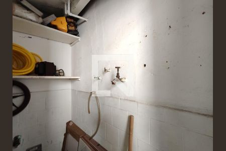 Apartamento à venda com 107m², 2 quartos e sem vagaBanheiro de serviço