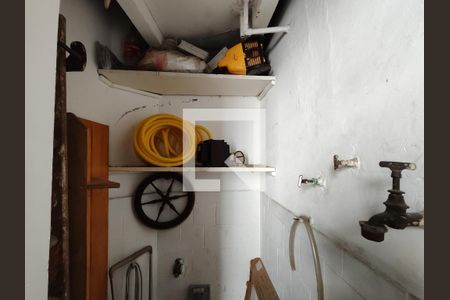 Apartamento à venda com 107m², 2 quartos e sem vagaBanheiro de serviço