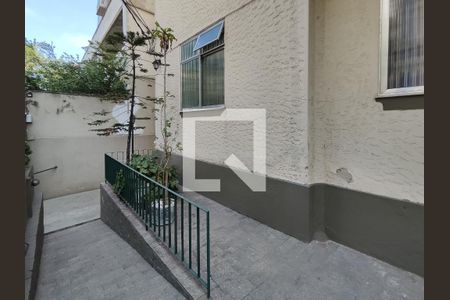 Apartamento à venda com 107m², 2 quartos e sem vagaFachada e portaria