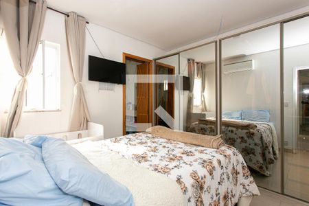 Casa à venda com 230m², 5 quartos e 3 vagasCasa 1 - Suíte