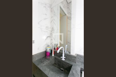 Casa à venda com 230m², 5 quartos e 3 vagasCasa 1 - Banheiro Social