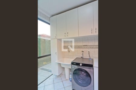 Casa à venda com 157m², 4 quartos e 4 vagas Casa à venda com 157m², 4 quartos e 4 vagasÁrea de Serviço