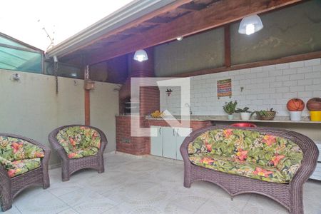 Casa à venda com 157m², 4 quartos e 4 vagas Casa à venda com 157m², 4 quartos e 4 vagasÁrea externa