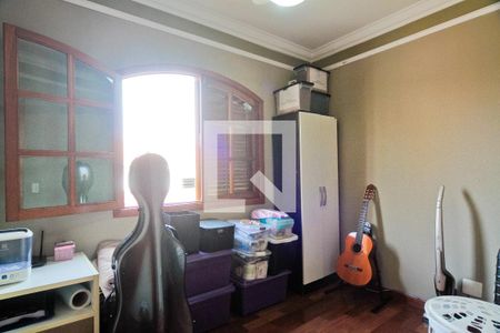 Casa à venda com 157m², 4 quartos e 4 vagas Casa à venda com 157m², 4 quartos e 4 vagasQuarto 2