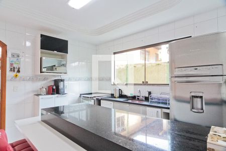 Casa à venda com 157m², 4 quartos e 4 vagas Casa à venda com 157m², 4 quartos e 4 vagasCozinha