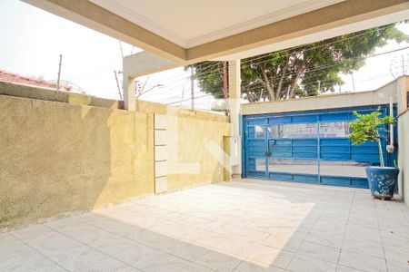 Casa à venda com 157m², 4 quartos e 4 vagas Casa à venda com 157m², 4 quartos e 4 vagasÁrea externa