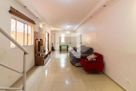 Casa à venda com 240m², 4 quartos e 4 vagas Casa à venda com 240m², 4 quartos e 4 vagasSala