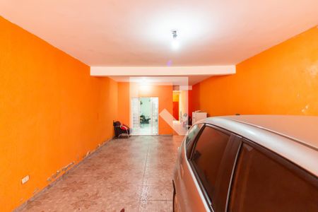 Casa à venda com 240m², 4 quartos e 4 vagas Casa à venda com 240m², 4 quartos e 4 vagasQuintal