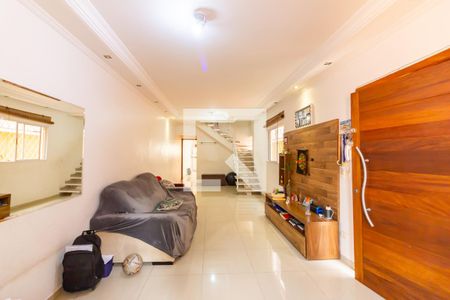 Casa à venda com 240m², 4 quartos e 4 vagas Casa à venda com 240m², 4 quartos e 4 vagasSala