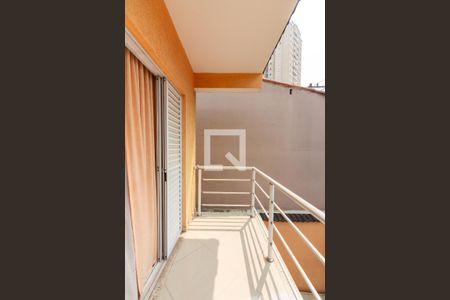 Sacada de casa à venda com 4 quartos, 240m² em Vila Yara, Osasco