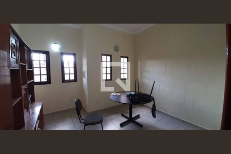 Casa à venda com 360m², 4 quartos e 5 vagasEscritório