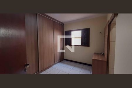 Casa à venda com 360m², 4 quartos e 5 vagasSuíte 2