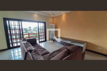 Sala de TV de casa para alugar com 4 quartos, 360m² em City Bussocaba, Osasco