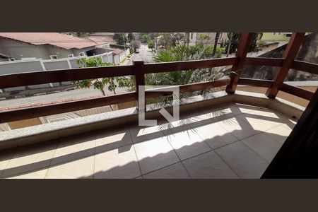 Casa à venda com 360m², 4 quartos e 5 vagasVaranda