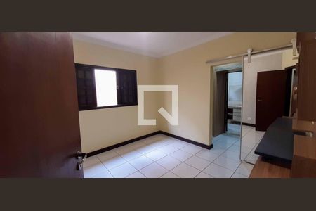 Casa à venda com 360m², 4 quartos e 5 vagasSuíte 1