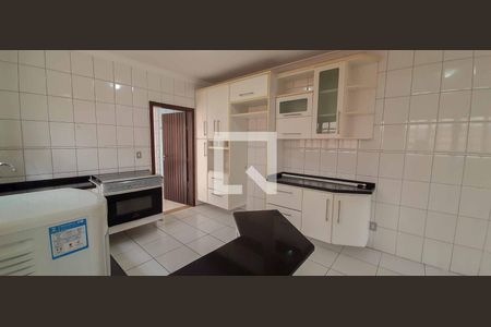 Casa à venda com 360m², 4 quartos e 5 vagasCozinha
