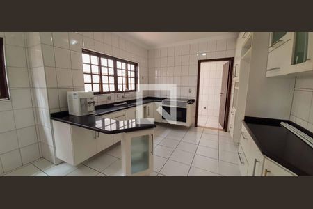 Casa à venda com 360m², 4 quartos e 5 vagasCozinha