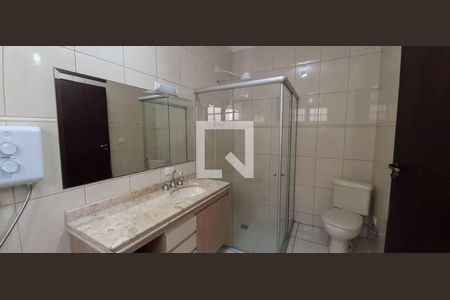 Casa à venda com 360m², 4 quartos e 5 vagasBanheiro da Suíte 1