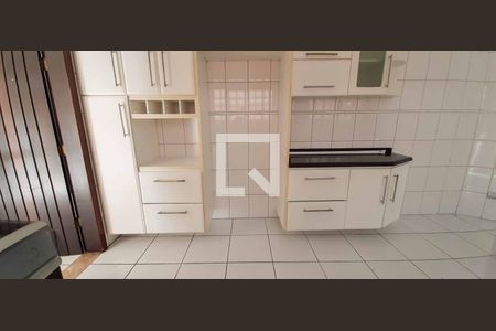 Casa à venda com 360m², 4 quartos e 5 vagasCozinha