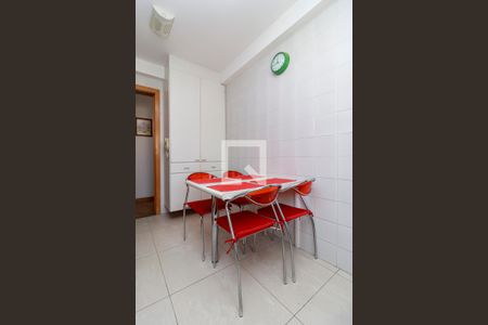 Apartamento para alugar com 120m², 3 quartos e 2 vagas Apartamento para alugar com 120m², 3 quartos e 2 vagasCozinha