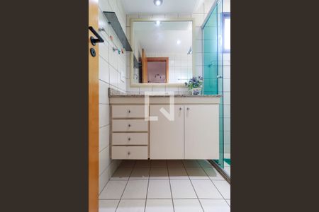 Apartamento para alugar com 120m², 3 quartos e 2 vagas Apartamento para alugar com 120m², 3 quartos e 2 vagasBanheiro 2