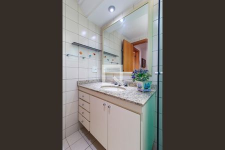 Apartamento para alugar com 120m², 3 quartos e 2 vagas Apartamento para alugar com 120m², 3 quartos e 2 vagasBanheiro 2