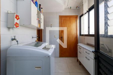 Apartamento para alugar com 120m², 3 quartos e 2 vagas Apartamento para alugar com 120m², 3 quartos e 2 vagasÁrea de Serviço