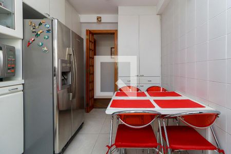Apartamento para alugar com 120m², 3 quartos e 2 vagas Apartamento para alugar com 120m², 3 quartos e 2 vagasCozinha