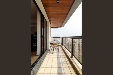 Sala - Varanda de apartamento para alugar com 3 quartos, 120m² em Cidade Monções, São Paulo